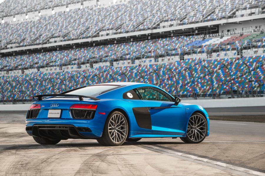  Audi R8 V10 Plus 2016 года  (NA) (фото 22 из 25)